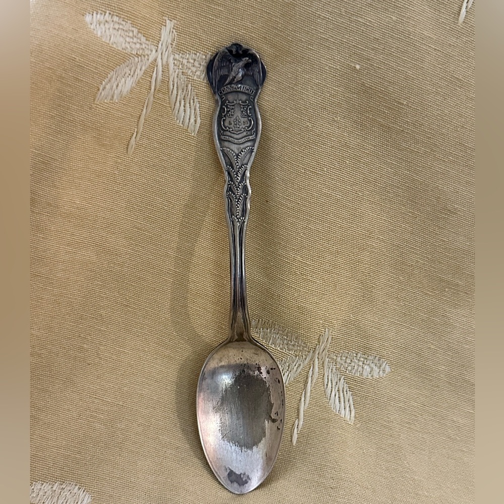 Vintage WM Rogers & Son AA Connecticut State Souvenir Spoon.